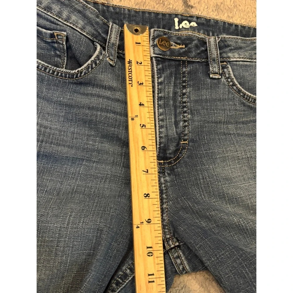 Lee Womens Mid Rise Capri Jeans Medium Wash Stretch Denim Size 8M 1CMRC03